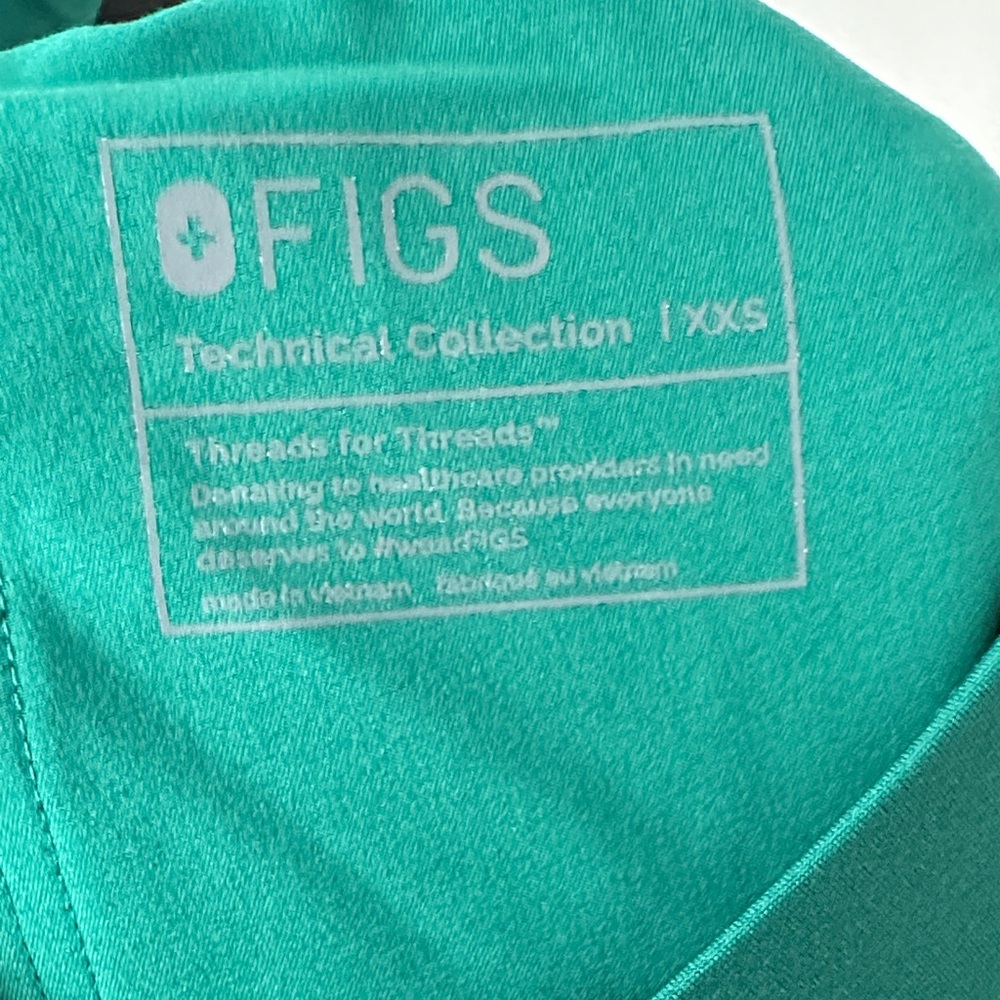 Figs Green Women's Scrubs - Picture 4 of 4